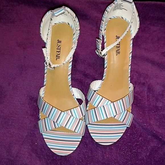 Size 9 women's pretty stripes healed sandals with buckled angle strap - Picture 1 of 3
